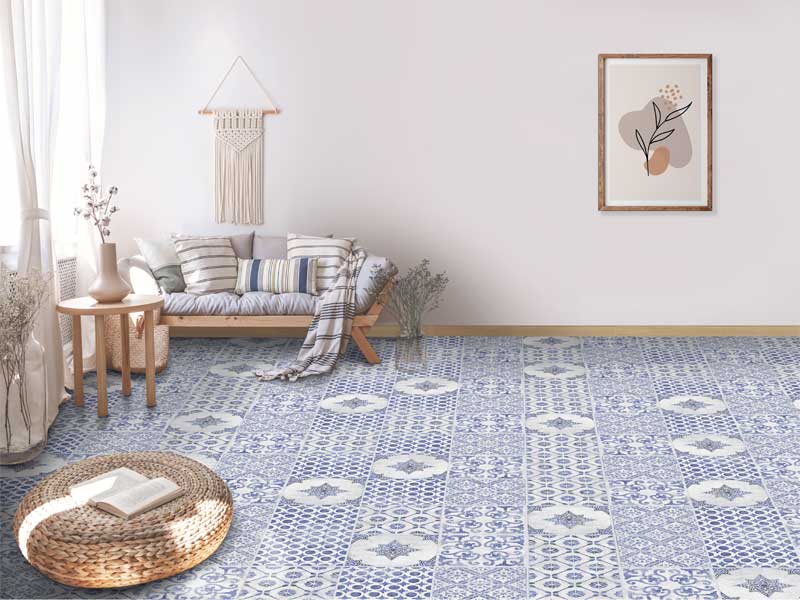 Sala con piso inspirado en los azulejos de Portugal