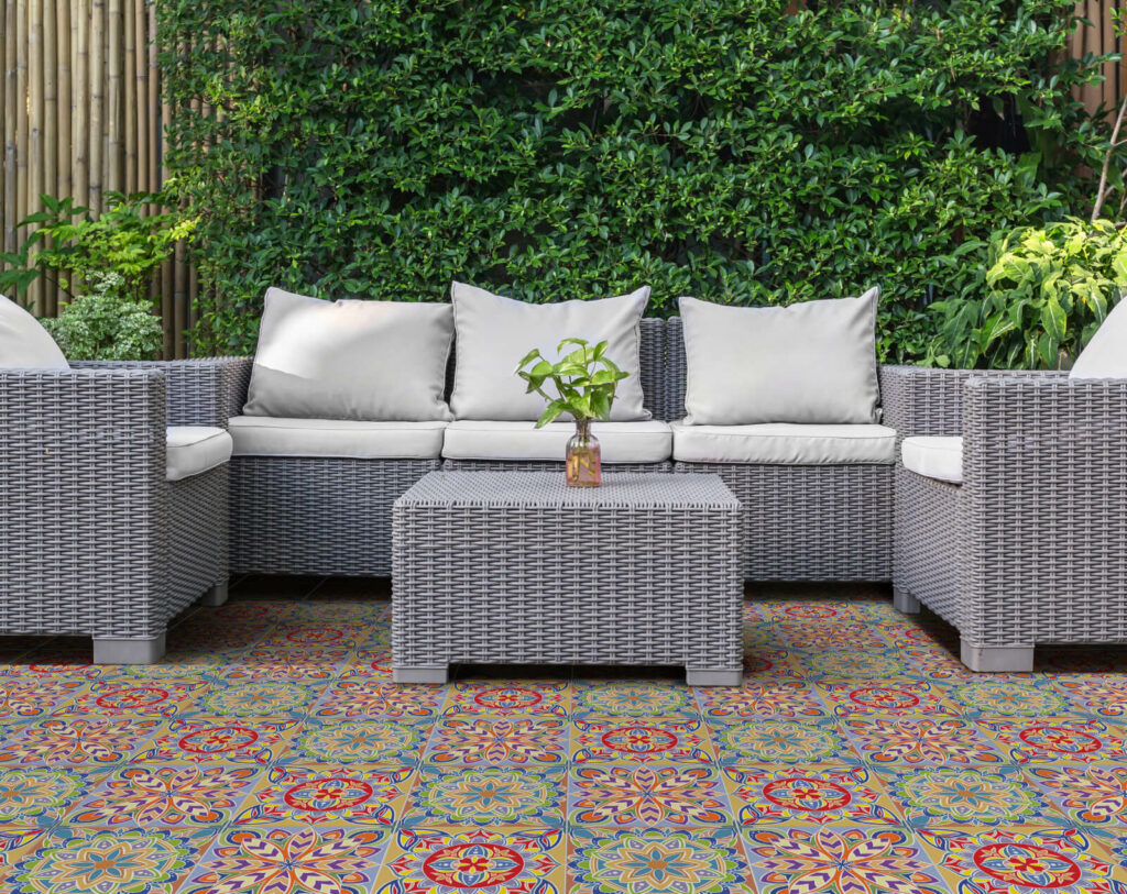 Sala exterior con diseño tipo mandala