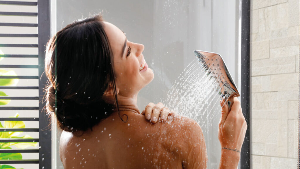 Ambiente baño Corona con teleducha Draa