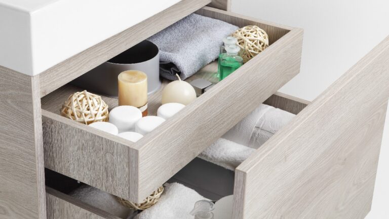 Mueble de baño Corona con gran capacidad de almacenamiento