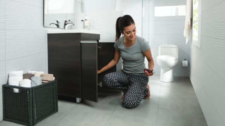 Muebles de baño Corona para organizar el espacio