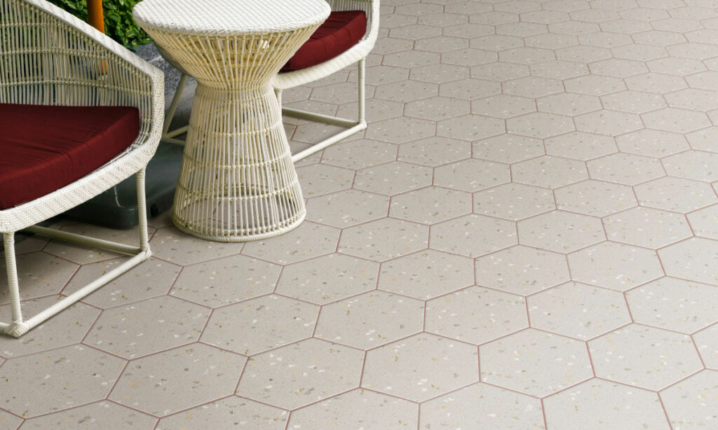 Ambiente Corona con hexágono Cemento Gris y boquilla rojo Toscana