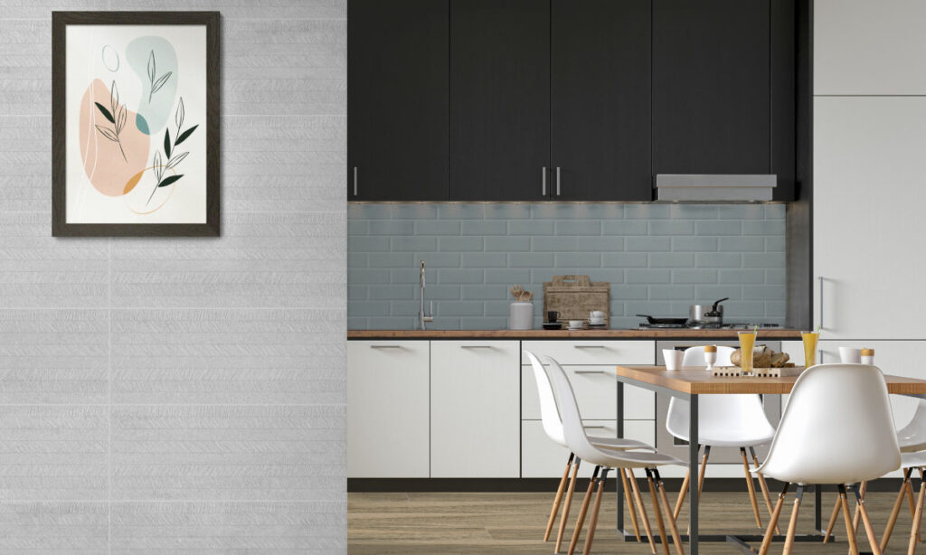 Ambiente Corona piso PORCELANATO® – Belfort Caramelo, pared Harlem gris y brick azul niebla