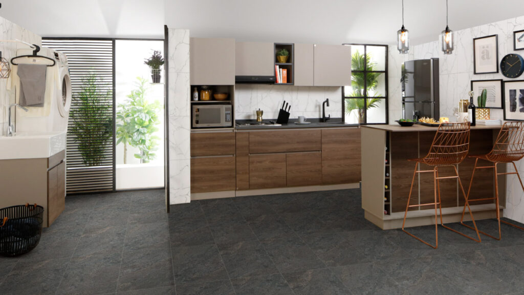 Ambiente de cocina Savona para espacios amplios con alacena y barra