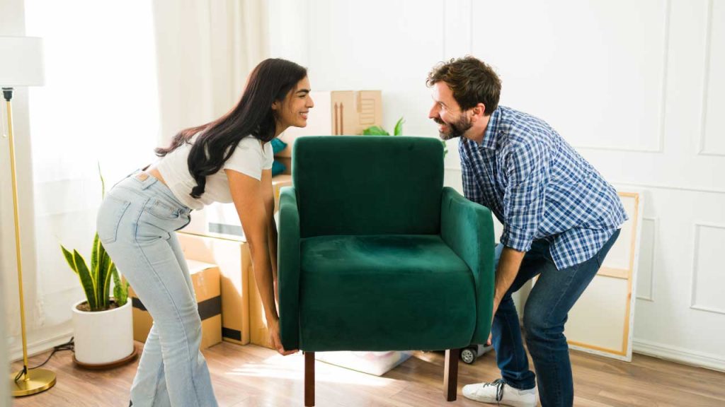 Cambiar la posición de muebles para significar nuestros espacios